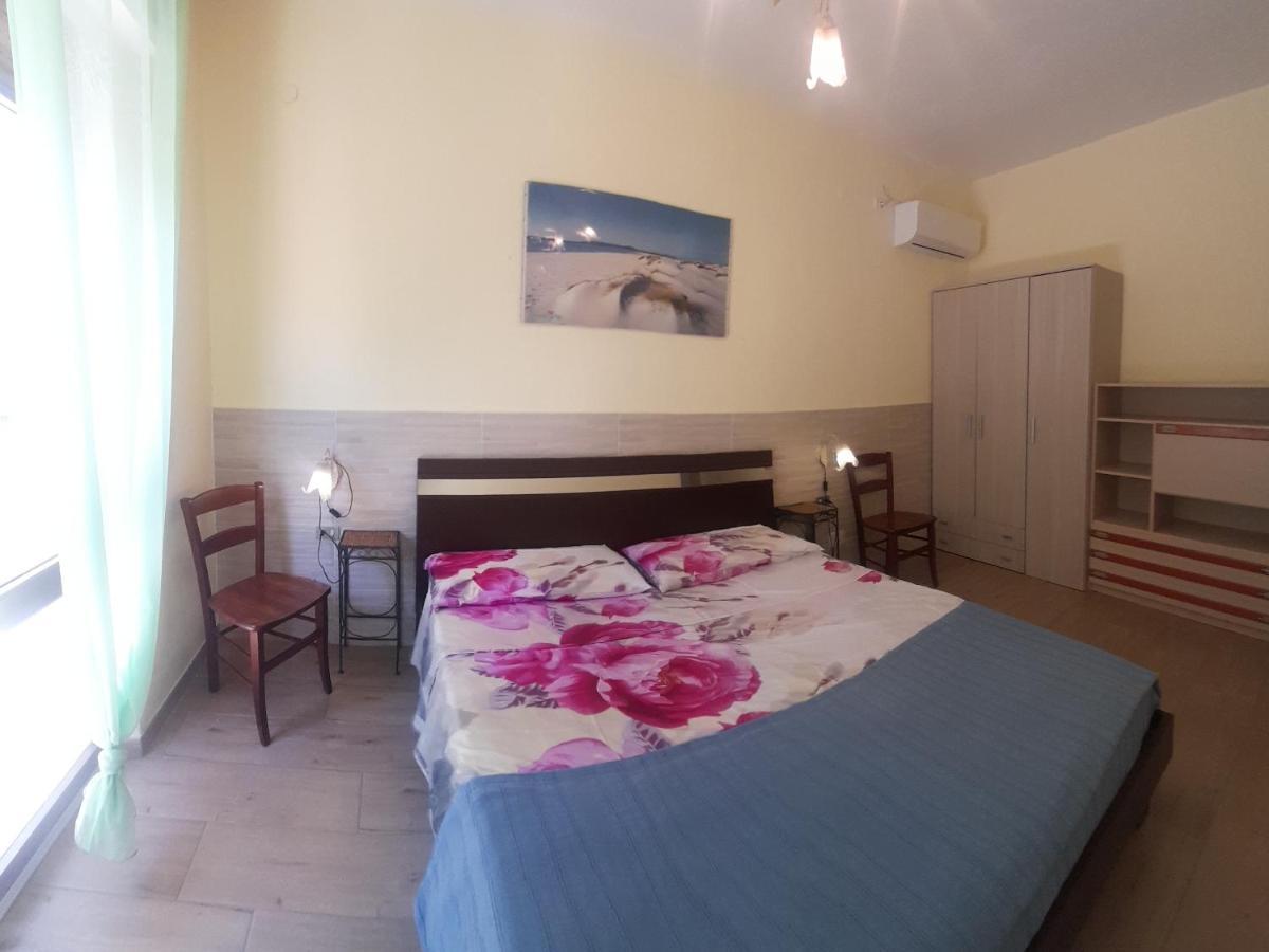 Casa Vacanze"Il Bouganville" Carbonia Exteriér fotografie